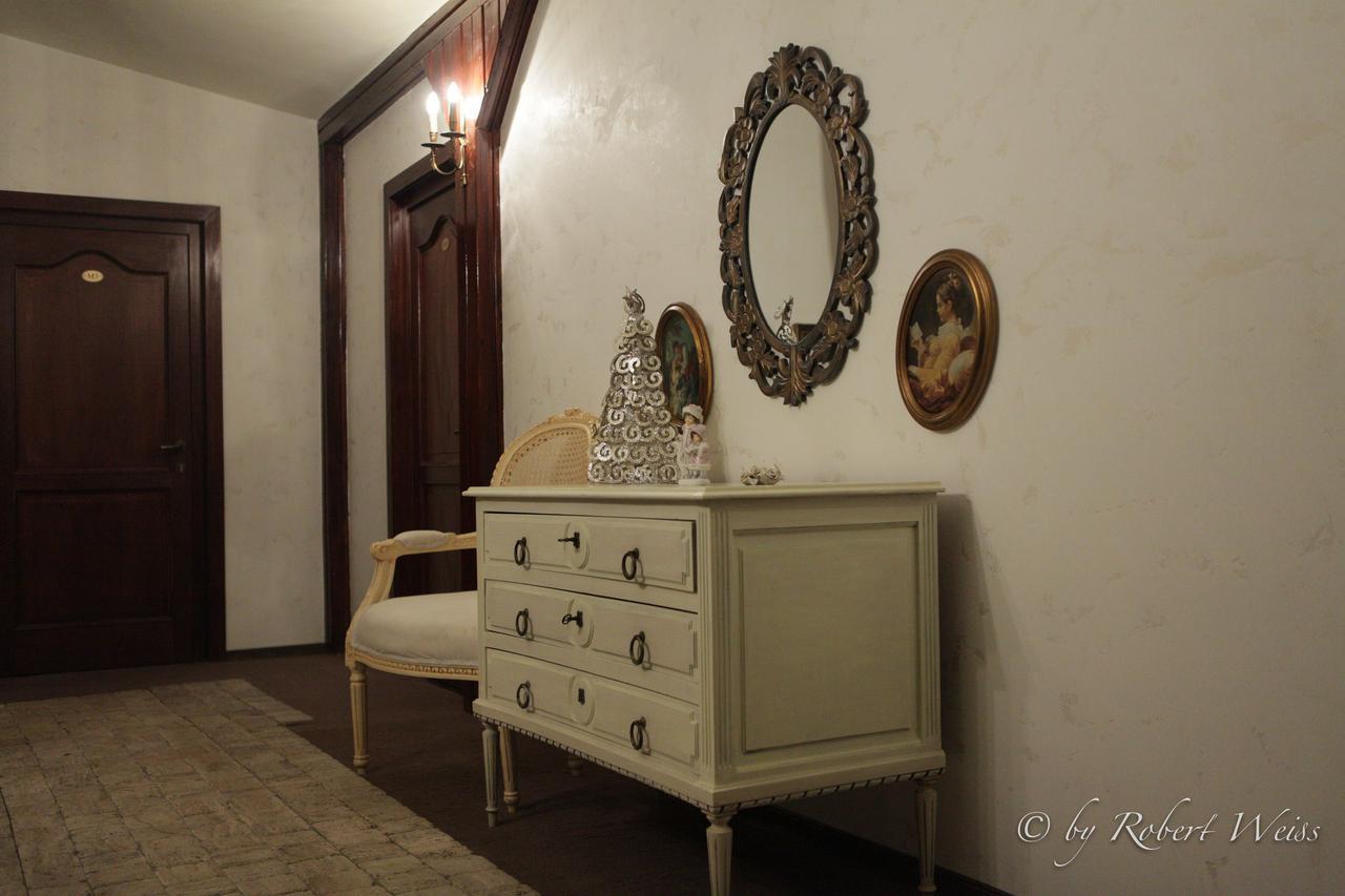 Pensiunea Vlahia Inn Moeciu De Sus Room photo